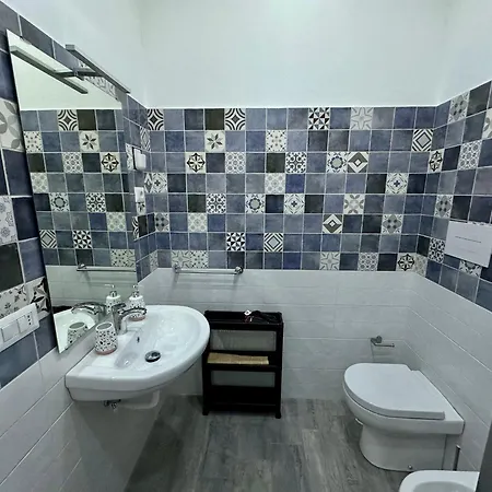 I Tre Santi נאפולי